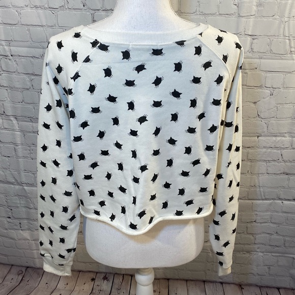 36 point 5 Cropped Black Cat Crewneck - Picture 3 of 3